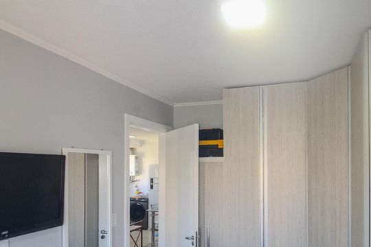 Quarto 2 de apartamento para alugar com 2 quartos, 48m² em Restinga, Porto Alegre