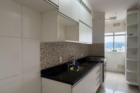 Cozinha de apartamento para alugar com 3 quartos, 88m² em Marapé, Santos