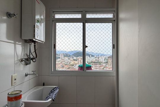 Área de serviço de apartamento para alugar com 3 quartos, 88m² em Marapé, Santos