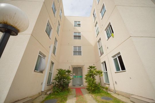 Fachada do bloco de apartamento para alugar com 2 quartos, 43m² em Caminho Novo, Palhoça