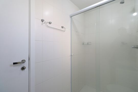 Banheiro da Suíte de apartamento para alugar com 2 quartos, 63m² em Vila Anglo Brasileira, São Paulo
