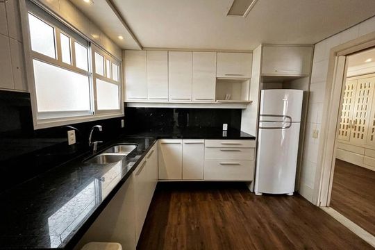 Cozinha de casa de condomínio para alugar com 3 quartos, 212m² em Jardim Carvalho, Porto Alegre