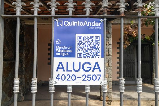 Plaquinha de casa para alugar com 4 quartos, 150m² em Senador Vasconcelos, Rio de Janeiro