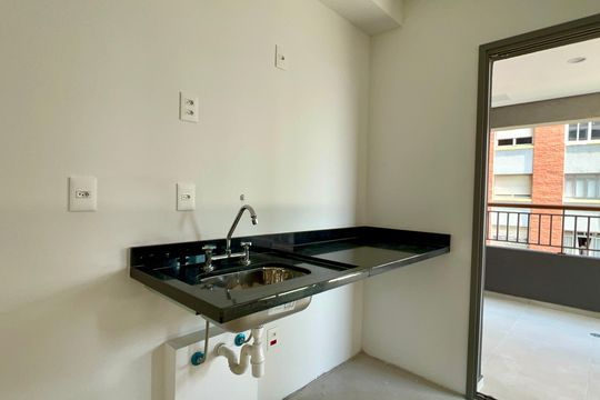 Cozinha de apartamento à venda com 2 quartos, 55m² em Vila Anglo Brasileira, São Paulo