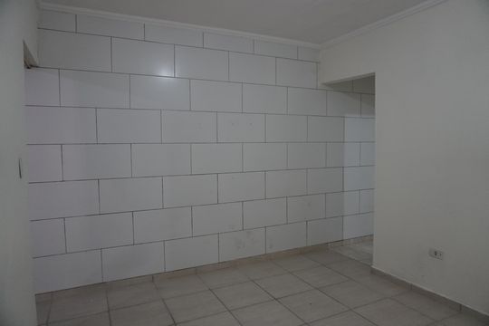 Casa para alugar com 1 quarto, 30m² em Conjunto Habitacional Sitio Conceicao, São Paulo