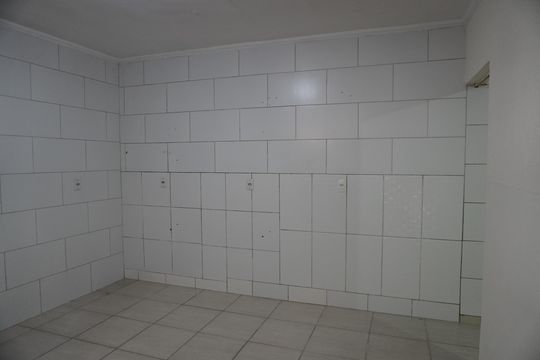 Casa para alugar com 1 quarto, 30m² em Conjunto Habitacional Sitio Conceicao, São Paulo