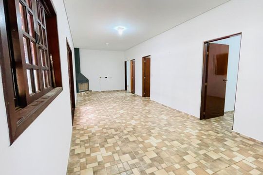 Sala de casa para alugar com 3 quartos, 145m² em Chácara Tropical (caucaia do Alto), Cotia