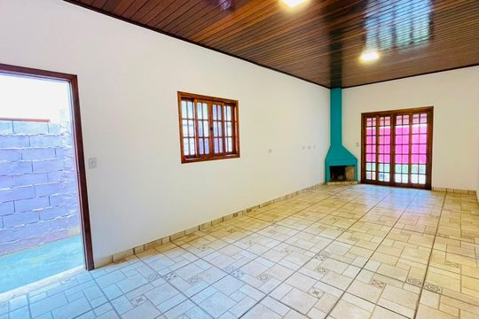 Casa para alugar com 2 quartos, 140m² em Chácara Tropical (caucaia do Alto), Cotia