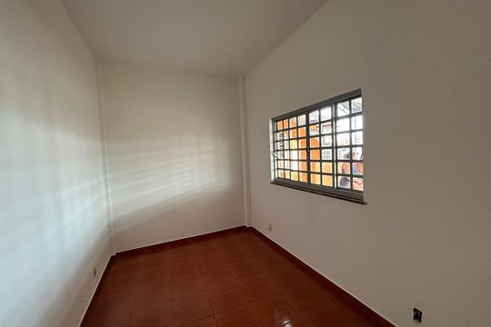Casa para alugar com 2 quartos, 150m² em Marechal Hermes, Rio de Janeiro
