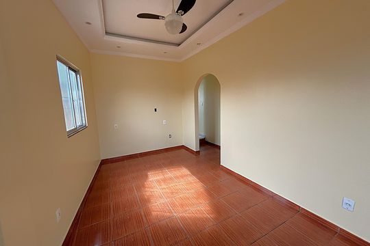 Casa para alugar com 2 quartos, 150m² em Marechal Hermes, Rio de Janeiro