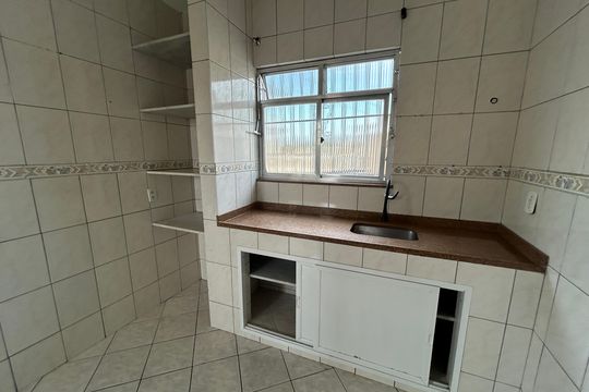 Casa para alugar com 2 quartos, 150m² em Marechal Hermes, Rio de Janeiro