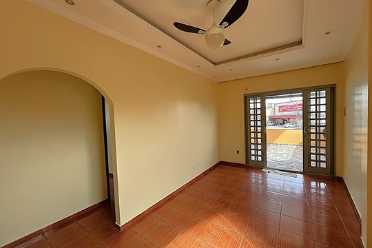 Casa para alugar com 2 quartos, 150m² em Marechal Hermes, Rio de Janeiro