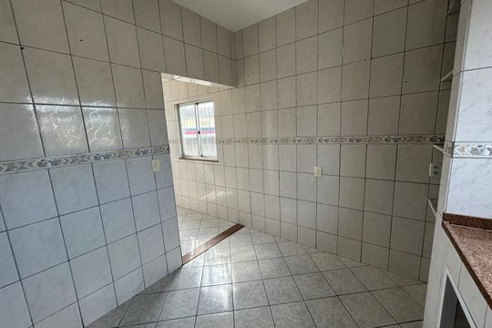Casa para alugar com 2 quartos, 150m² em Marechal Hermes, Rio de Janeiro