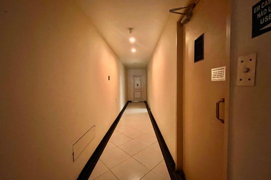 Hall de entrada de apartamento para alugar com 3 quartos, 146m² em Copacabana, Rio de Janeiro