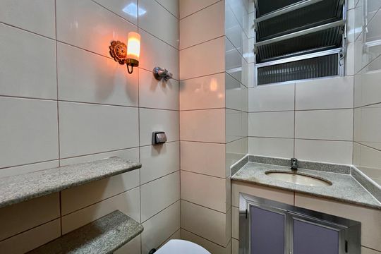 Banheiro 2 de apartamento para alugar com 3 quartos, 146m² em Copacabana, Rio de Janeiro