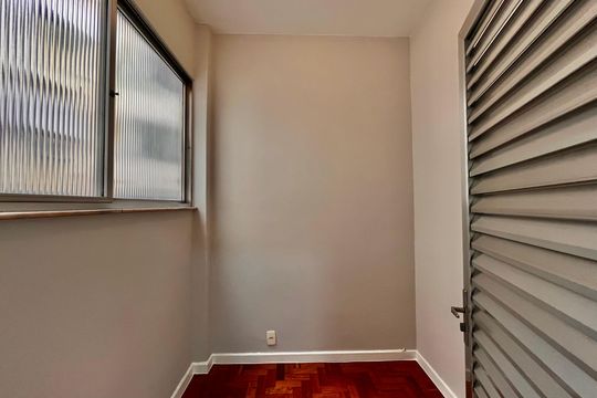 Quarto de Serviço de apartamento para alugar com 3 quartos, 146m² em Copacabana, Rio de Janeiro