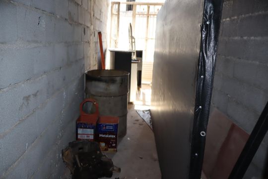 Hall de entrada de casa à venda com 2 quartos, 145m² em Parque das Flores, Mauá