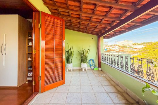 Varanda da Suíte de casa para alugar com 4 quartos, 200m² em Jardim da Gloria, São Paulo