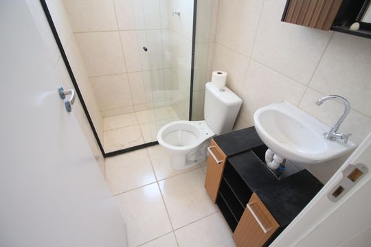 Banheiro de apartamento para alugar com 2 quartos, 50m² em Bairro da Glória, Contagem