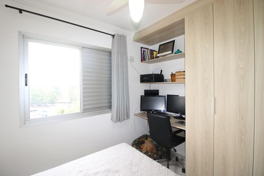 Suíte de apartamento à venda com 1 quarto, 38m² em Vila Carmosina, São Paulo