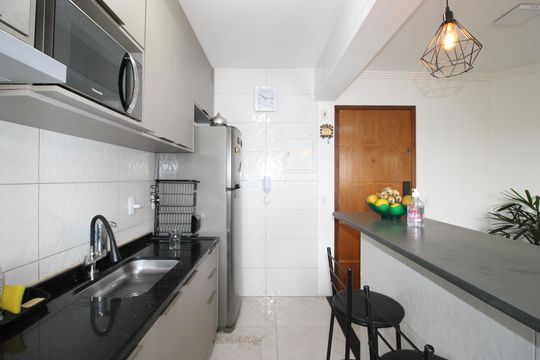 Cozinha de apartamento à venda com 1 quarto, 38m² em Vila Carmosina, São Paulo