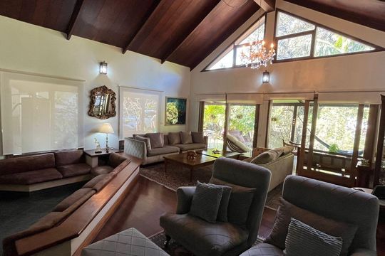 Casa para alugar com 4 quartos, 450m² em Chácaras do Peroba, Barueri