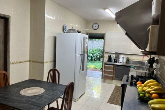 Cozinha de casa para alugar com 4 quartos, 450m² em Chácaras do Peroba, Barueri