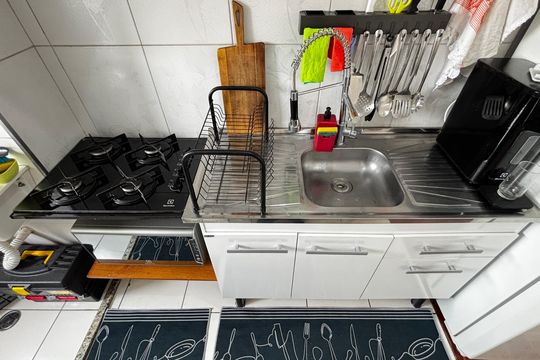 Cozinha de apartamento à venda com 2 quartos, 45m² em Parque Sao Vicente, Santo André