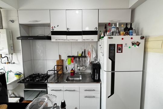 Cozinha de apartamento à venda com 2 quartos, 45m² em Parque Sao Vicente, Santo André