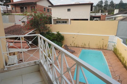 Sacada de casa de condomínio à venda com 3 quartos, 540m² em Alphaville, Santana de Parnaíba