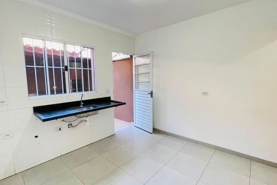 Cozinha de casa para alugar com 2 quartos, 90m² em Pununduva, Cotia