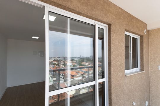 Varanda  de apartamento para alugar com 2 quartos, 52m² em Vila Sabrina, São Paulo