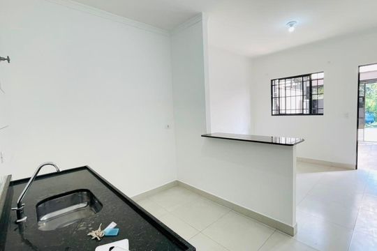 Cozinha de casa para alugar com 2 quartos, 60m² em Pununduva, Cotia