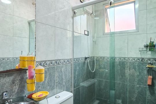Banheiro Social de apartamento à venda com 2 quartos, 52m² em Baeta Neves, São Bernardo do Campo