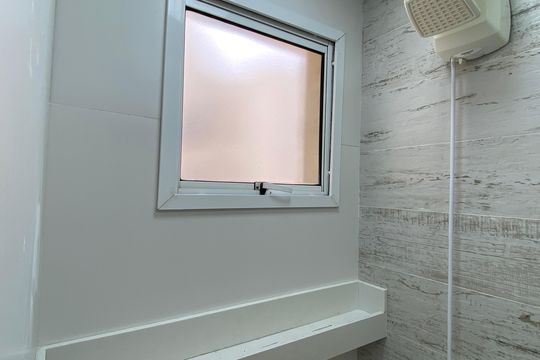 Banheiro de apartamento para alugar com 2 quartos, 49m² em Presidente Altino, Osasco