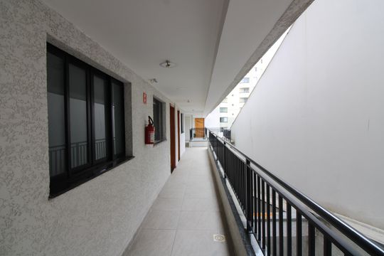 corredor externo de apartamento à venda com 1 quarto, 25m² em Vila Santana, São Paulo