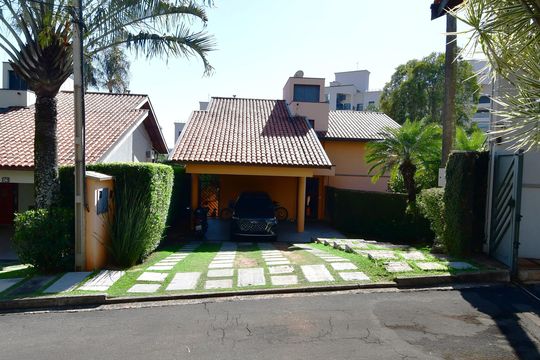 Fachada de casa de condomínio à venda com 5 quartos, 292m² em Bairro das Palmeiras, Campinas
