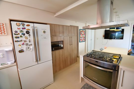Cozinha de casa de condomínio à venda com 5 quartos, 292m² em Bairro das Palmeiras, Campinas