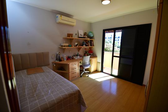 Quarto 3 de casa de condomínio à venda com 5 quartos, 292m² em Bairro das Palmeiras, Campinas