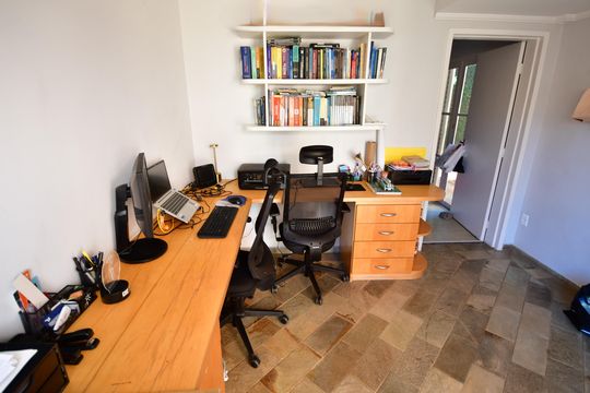 Escritório de casa de condomínio à venda com 5 quartos, 292m² em Bairro das Palmeiras, Campinas
