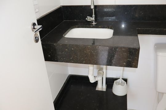 Banheiro de apartamento à venda com 2 quartos, 40m² em Cidade Satelite Santa Barbara, São Paulo