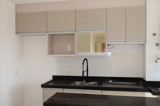 Cozinha de apartamento à venda com 2 quartos, 40m² em Cidade Satelite Santa Barbara, São Paulo