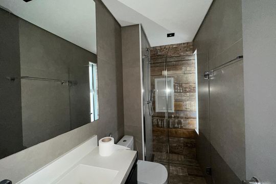 Banheiro Social de apartamento para alugar com 2 quartos, 70m² em Melville Empresarial Ii, Barueri
