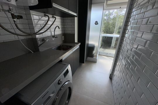 Área de Serviço de apartamento para alugar com 2 quartos, 70m² em Melville Empresarial Ii, Barueri