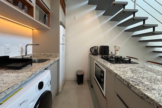 Cozinha de apartamento para alugar com 1 quarto, 50m² em Lagoa Pequena, Florianópolis