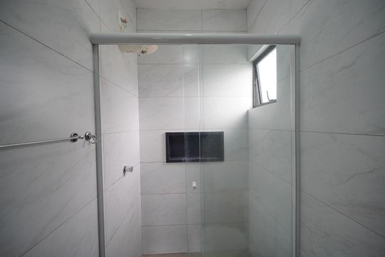 Banheiro de apartamento para alugar com 1 quarto, 30m² em Alto Aririu, Palhoça