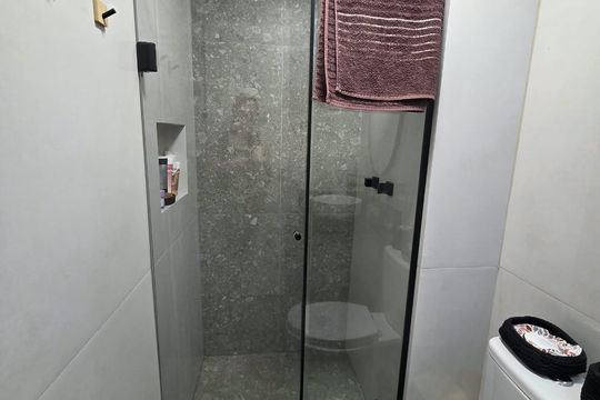 Banheiro de apartamento à venda com 2 quartos, 55m² em Ipiranga, São Paulo