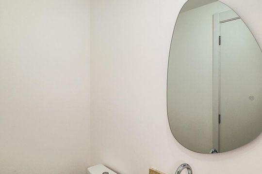Banheiro de kitnet/studio para alugar com 1 quarto, 24m² em Brooklin, São Paulo