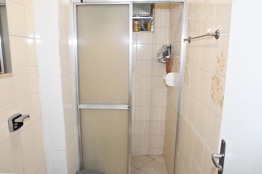 Banheiro de apartamento à venda com 2 quartos, 57m² em Vila Argos Nova, Jundiaí