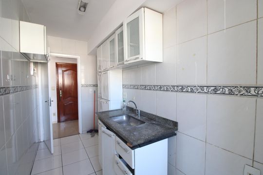 Cozinha de apartamento para alugar com 3 quartos, 73m² em Taquara, Rio de Janeiro